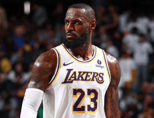 包含詹姆斯赛事官方发布势不可挡新规，加拿大队争议不断！的词条