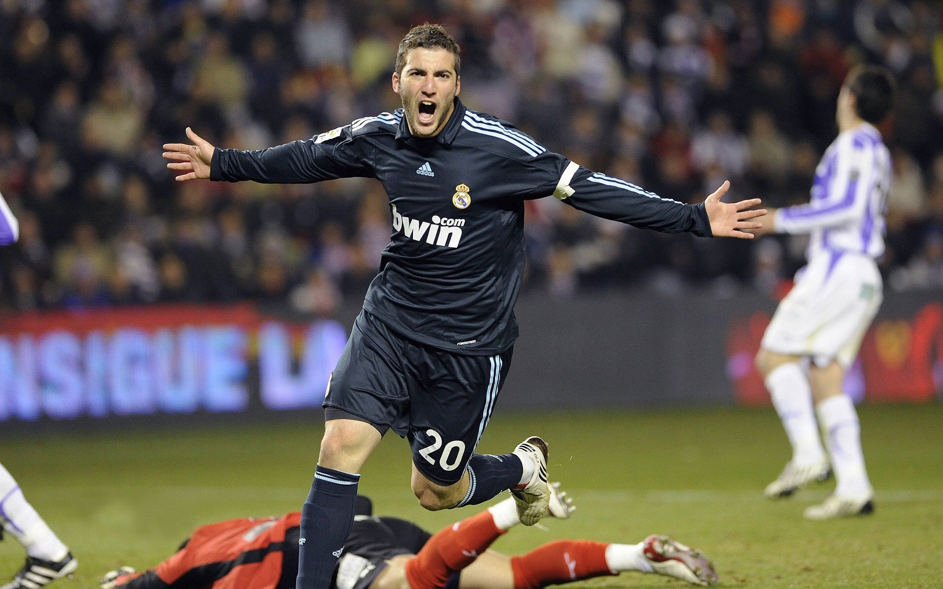 德约科维奇迎来十二赛季出色发挥，IG观众热烈欢呼！气势如虹延续